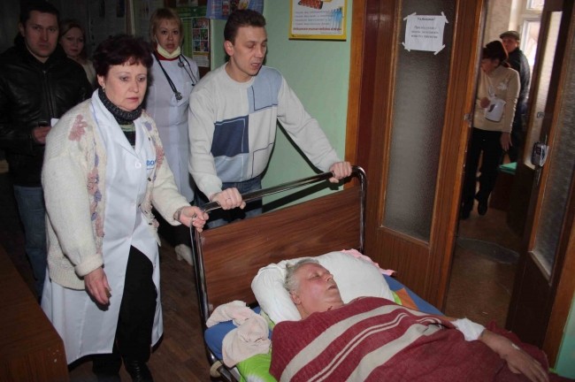 Взрыв в больнице на Украине: обрушилось несколько этажей 