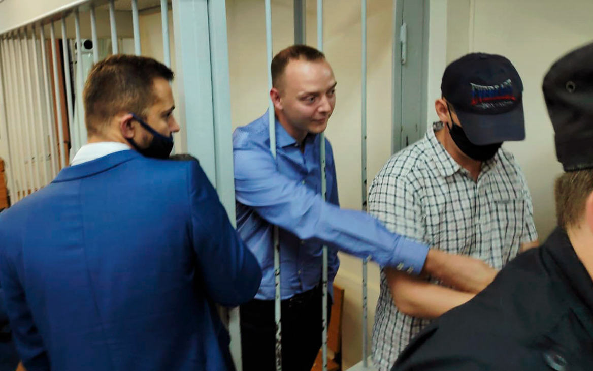 Суд закрыл заседание о мере пресечения Ивану Сафронову