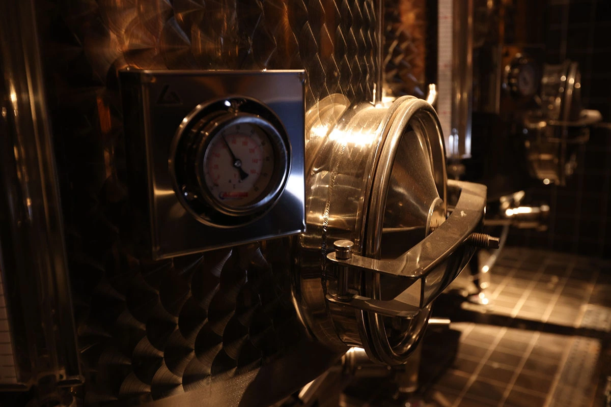 Какой будет первая городская винодельня Москвы. Репортаж «РБК Вино»