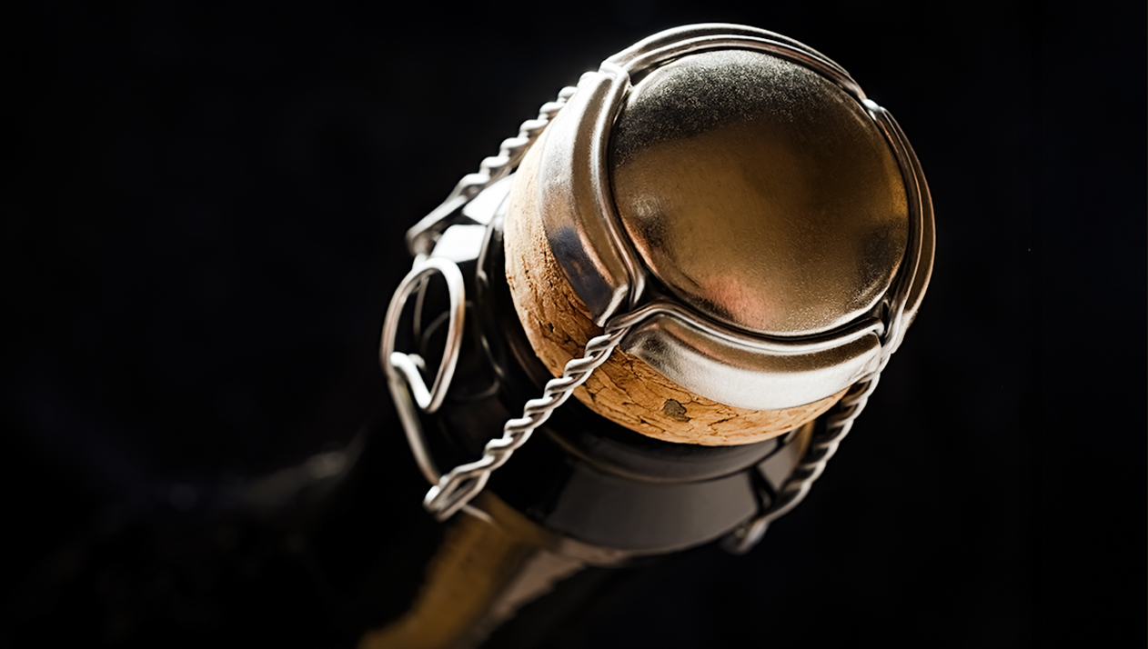 Как открыть шампанское: основные способы и возможные ошибки