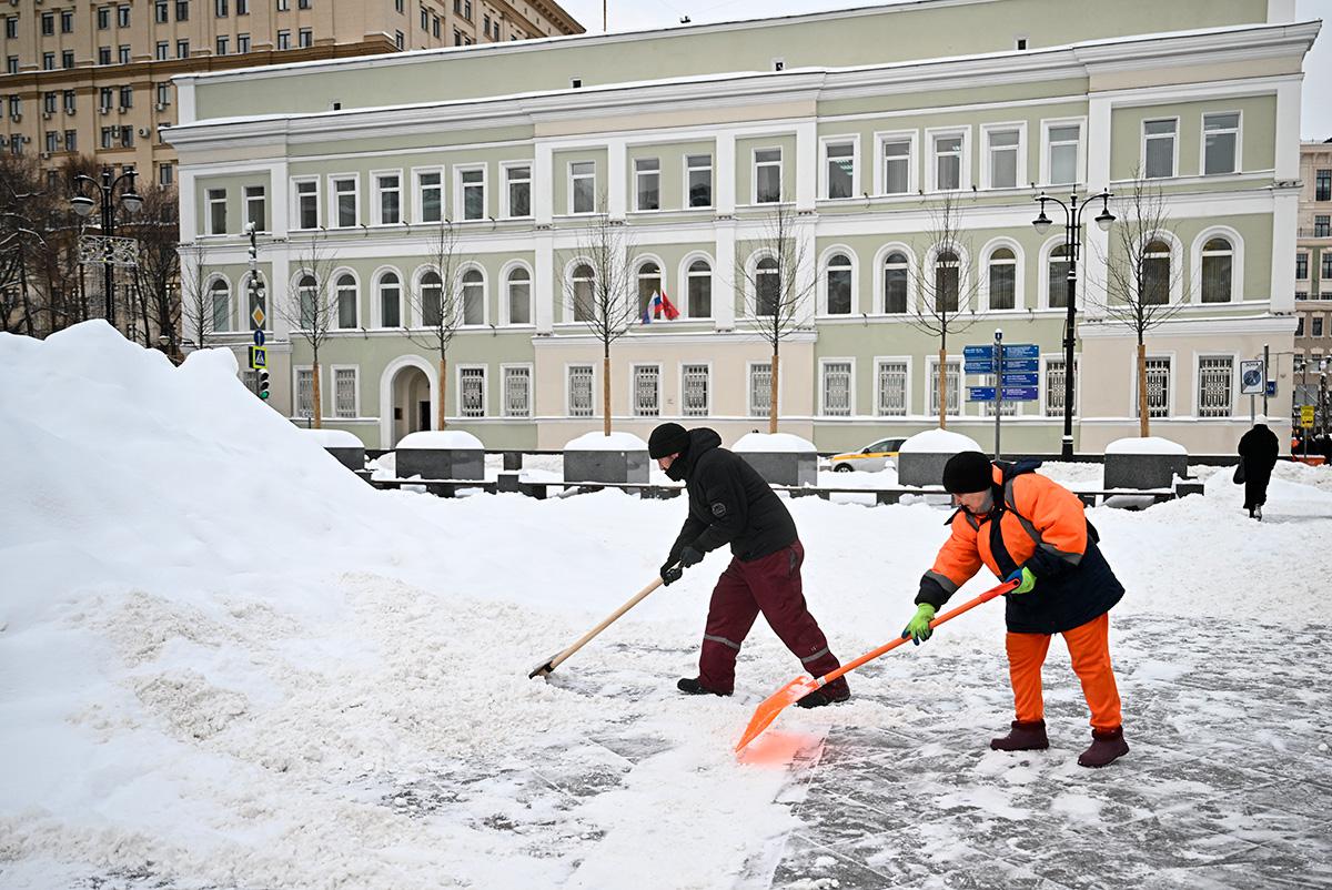 После циклона «Валли» работы по уборке снега в столице идут в круглосуточном режиме, 20 февраля 2026 года