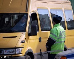 Под Петербургом перевернулся автобус: пострадали люди