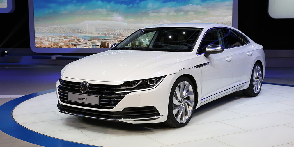 Пятидверный хэтчбек Volkswagen Arteon пришел на смену купеобразному Passat CC и это первая модель в новой стилистике немецкой марки. Автомобиль оснащается новым мотором 1,5 TSI Evo мощностью 150 л.с., полноприводная топ-версия с 2,0-литровой &laquo;четверкой&raquo; развивает 280 лошадиных сил. В обширном списке опций есть продвинутые системы безопасности: автомобиль перестроится на обочину и включит аварийку, если водитель уснул.