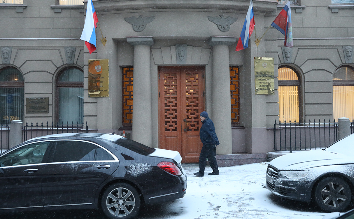 Вход в здание Министерства РФ по делам Северного Кавказа