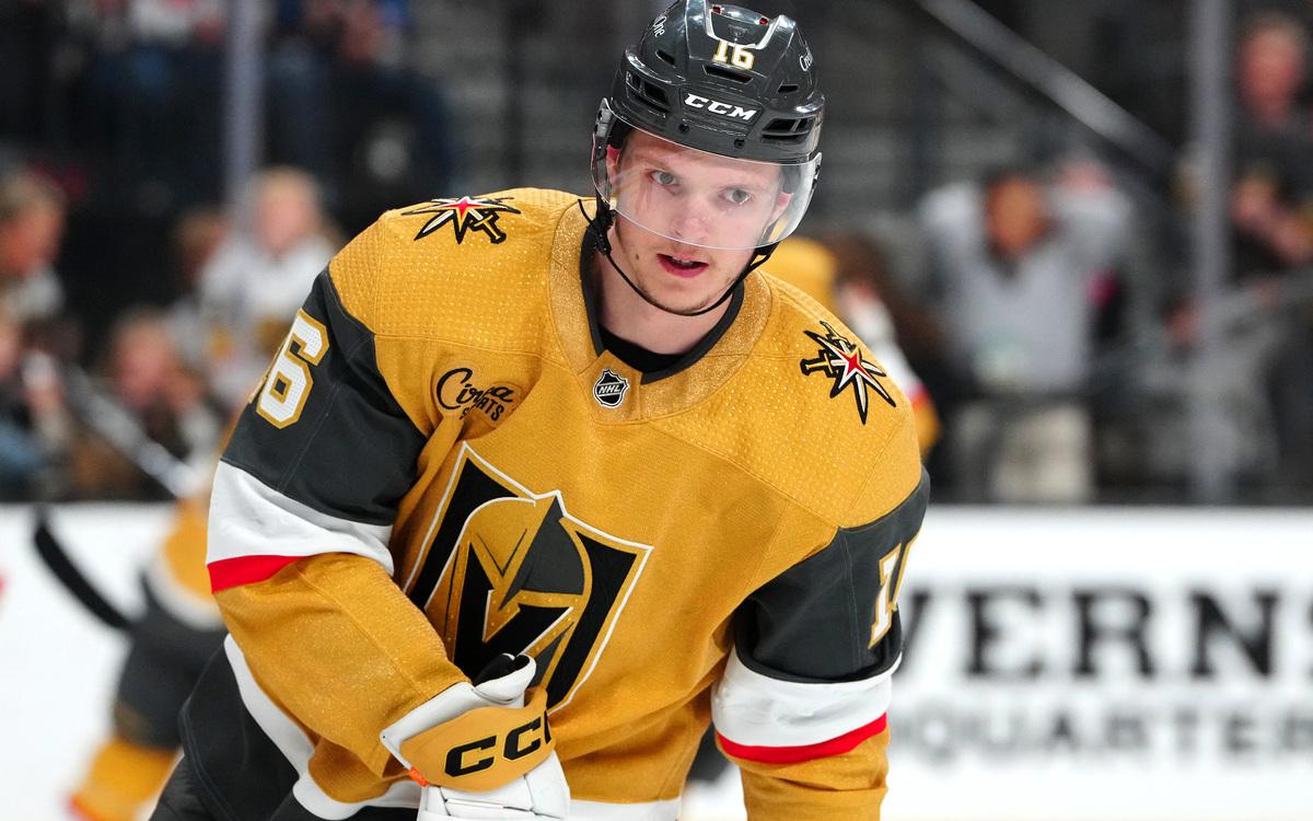 Российский хоккеист лишился нескольких зубов в матче НХЛ. Видео