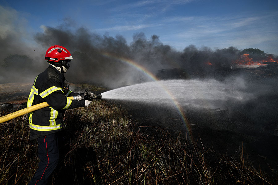 Stephane Mahe / Reuters