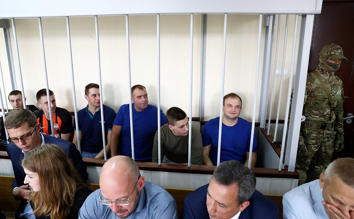 Арестованные украинские моряки
