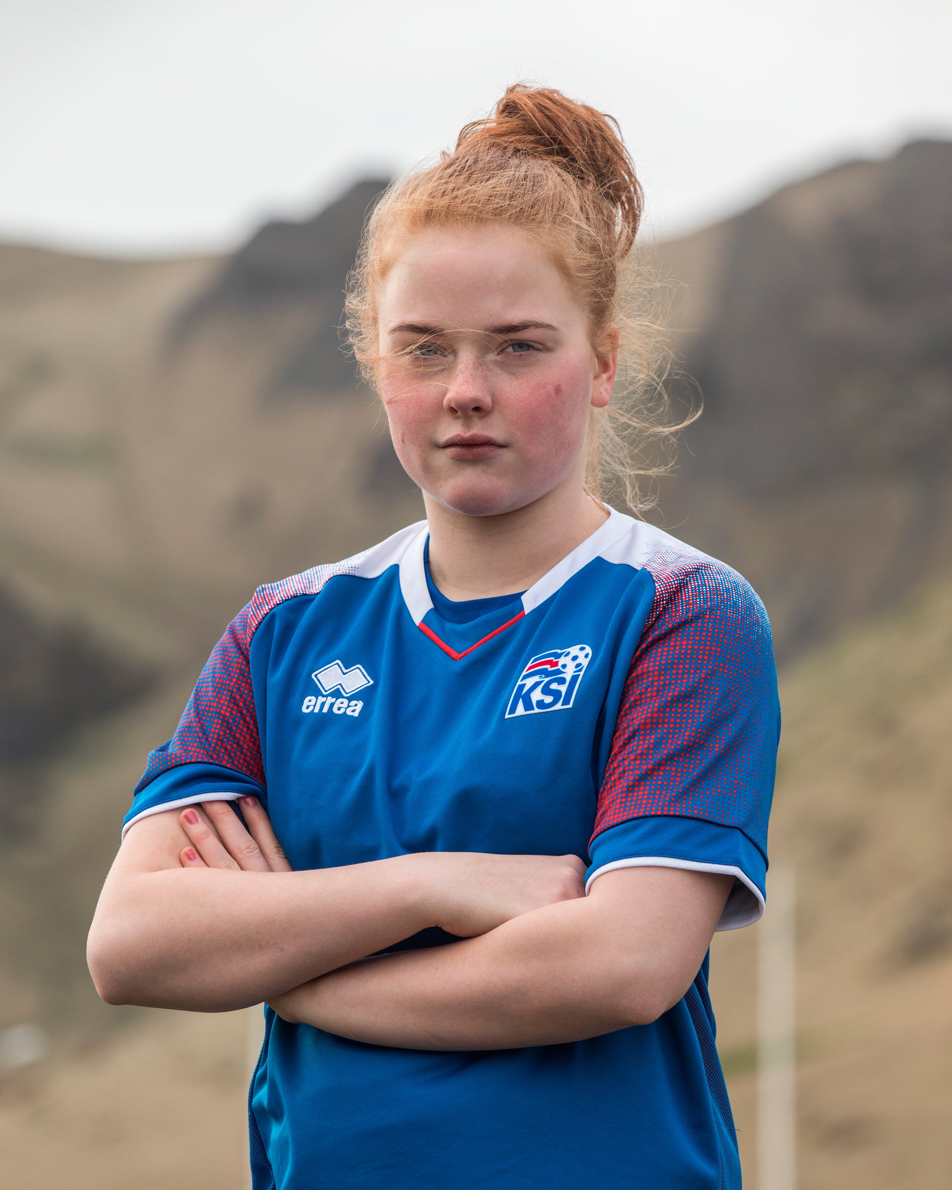 Футбол &mdash; второй по популярности вид спорта среди женщин Исландии после командной гимнастики. Женская футбольная сборная занимает 20-е место в рейтинге ФИФА из 177. В 2017 году она приняла участие в чемпионате Европы, но не вышла из группы.
