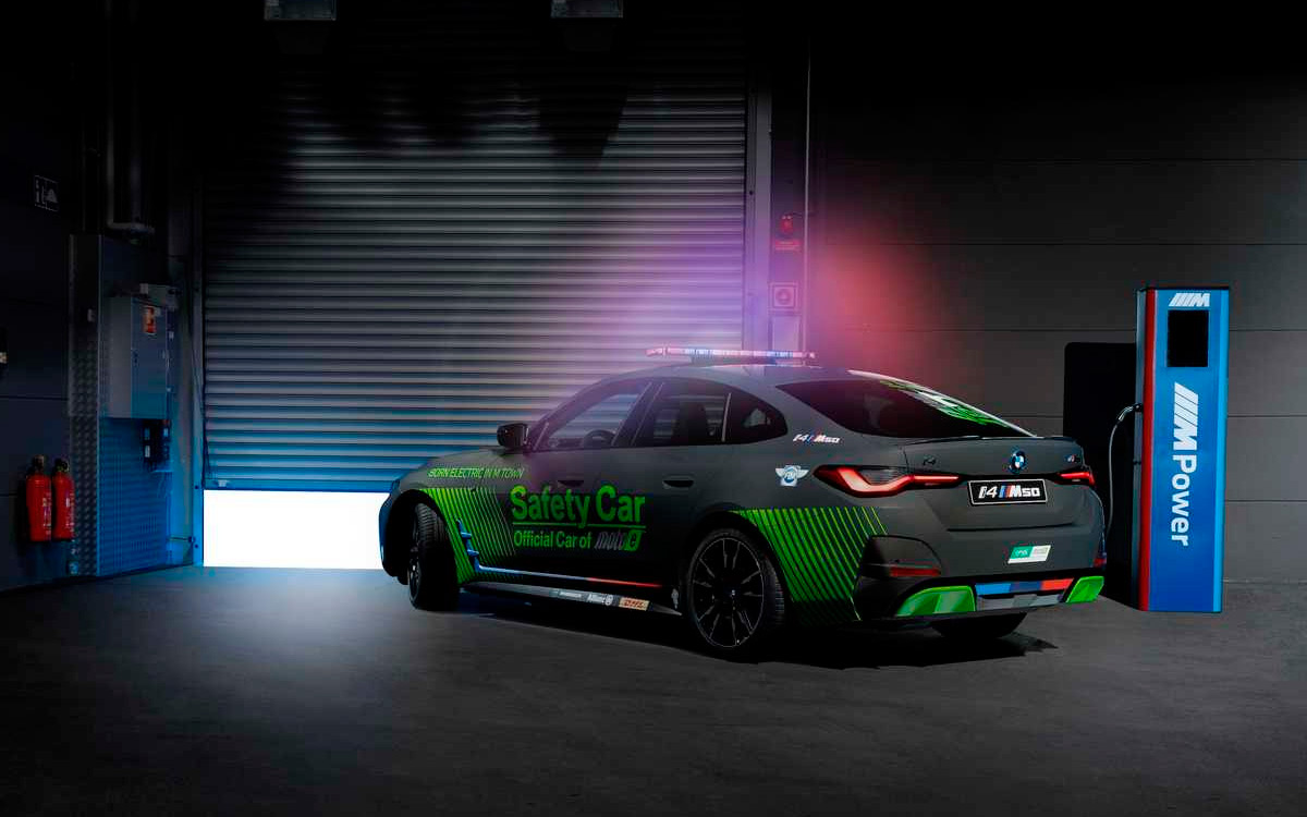 BMW выпустила свой первый электрический автомобиль безопасности