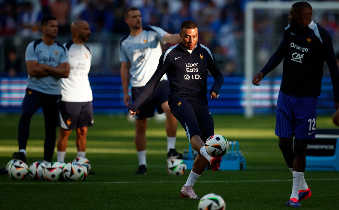  Stephane Mahe / Reuters