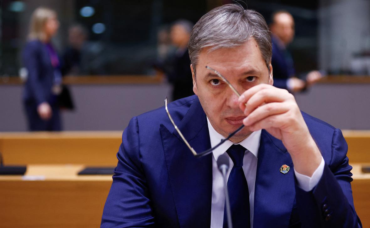 Вучич заявил о готовности выкупить долю «Газпрома» в NIS из-за санкций — РБК