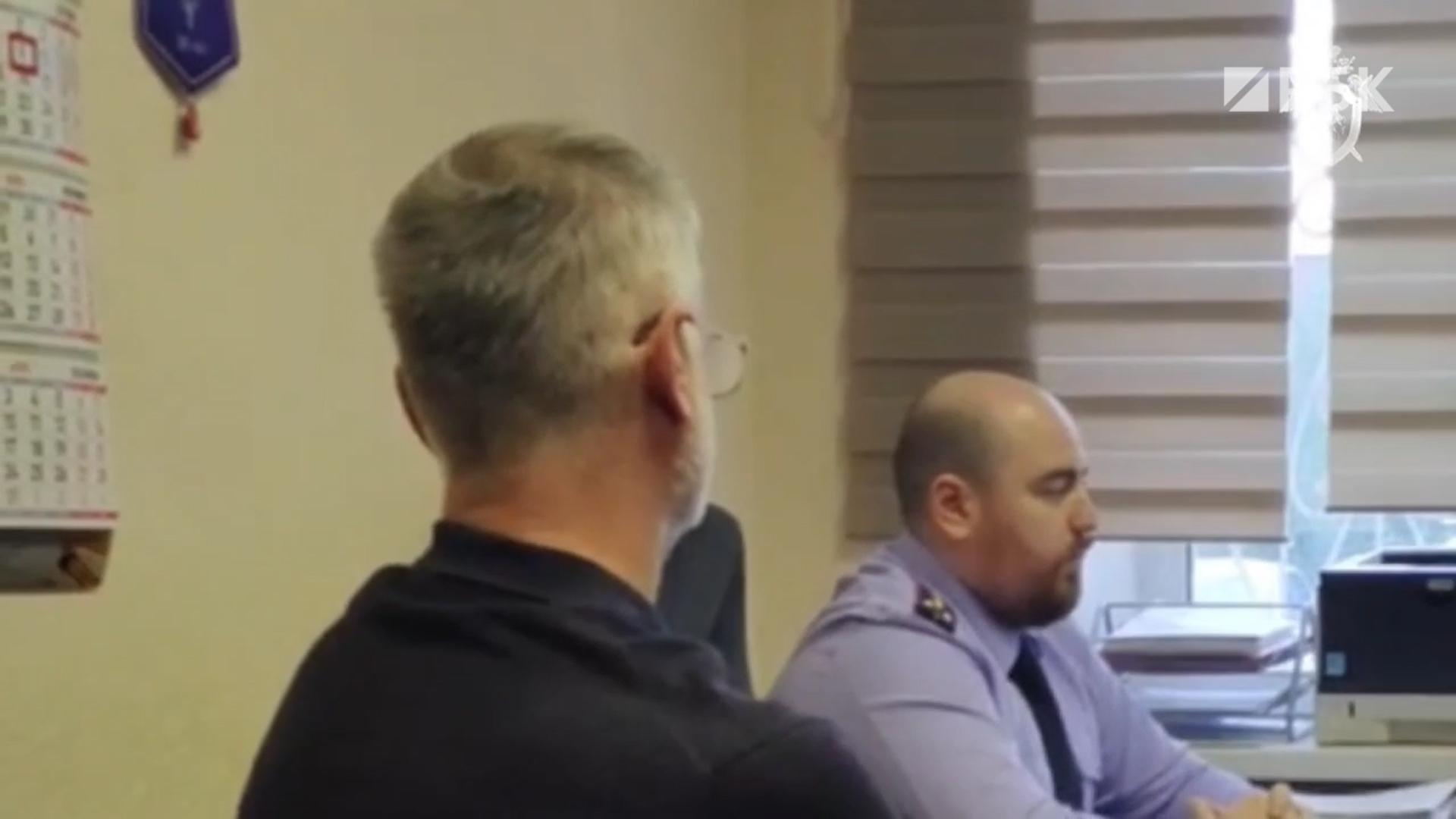 Силовики пришли с кувалдой в особняк экс-главы стройфирмы в Красноярске