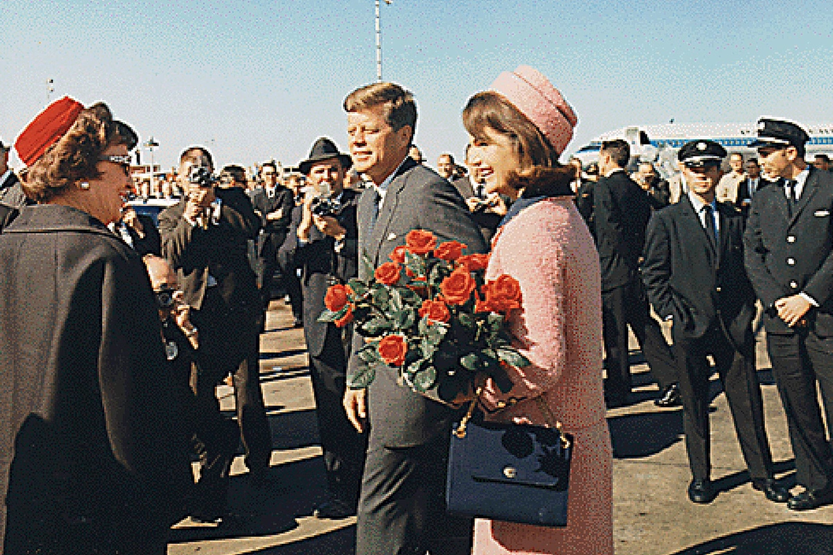 Джон Кеннеди и Жаклин Кеннеди на стадионе «Лав Филд» в Далласе, 22 ноября 1963 года