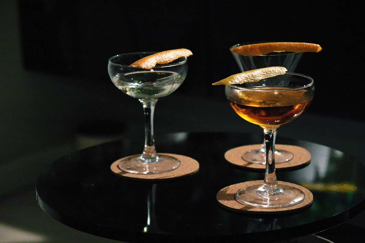 Право купить спиртное в общепите имеет только тот гражданин, которому уже исполнилось 18 лет