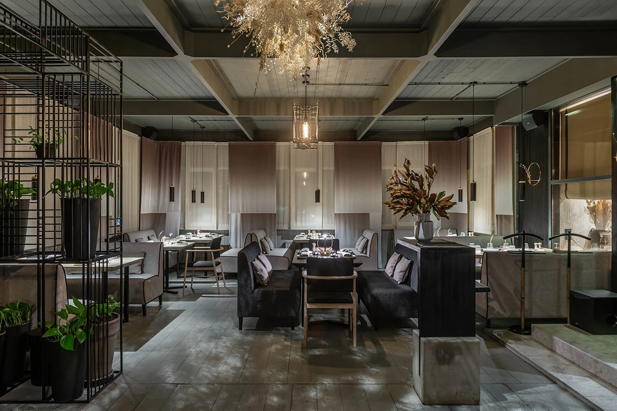 «Сегодня гость приходит не просто поесть, а получить опыт. Он читает, смотрит, путешествует, пробует»