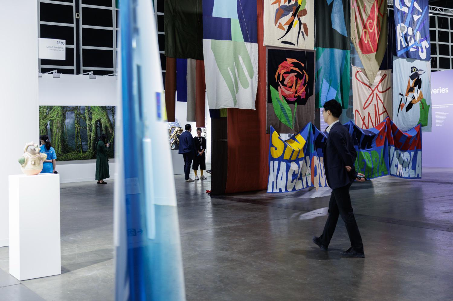 От Пикассо до нейроинтерфейсов: что смотреть на Art Basel Hong Kong 2026