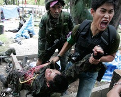 В Таиланде в боях армии с "краснорубашечниками" погибли 9 человек