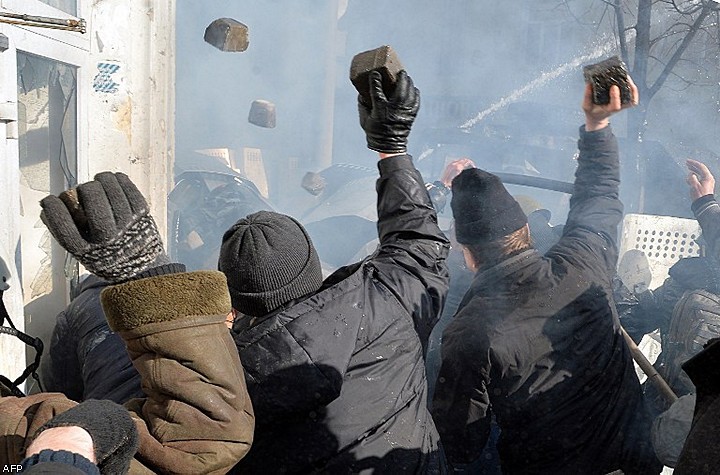 Новые беспорядки в Киеве и штурм Майдана