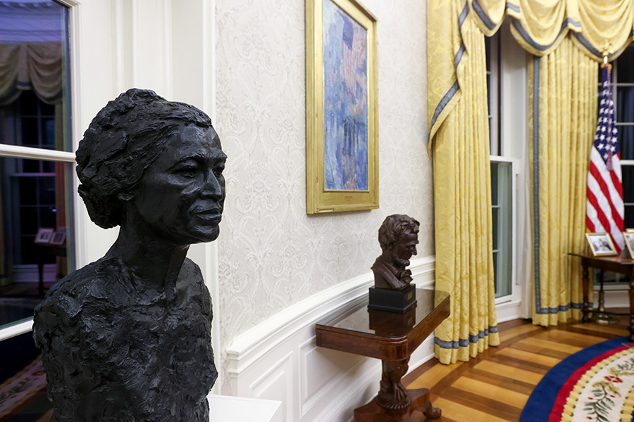 Бюсты Розы Паркс, одной из основоположников&nbsp;движения за права темнокожих американцев, и 16-го президента США Авраама Линкольна