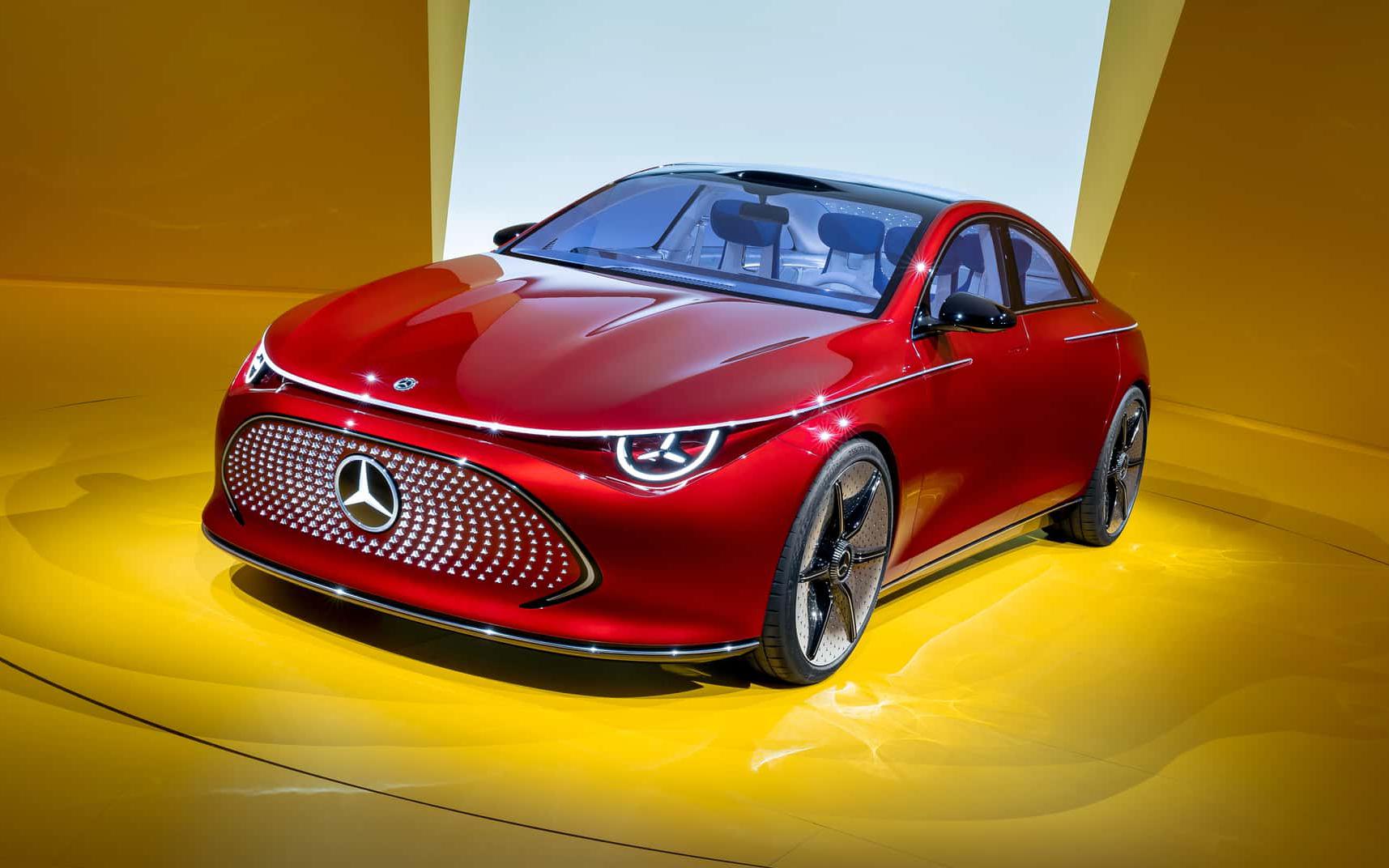 Mercedes представил новое четырехдверное купе CLA