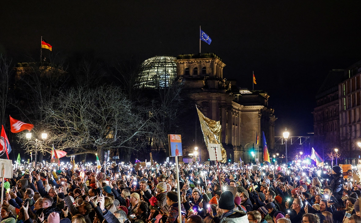 Axel Schmidt / Reuters