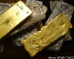 Драгоценные металлы: золото и серебро продолжают  подниматься 