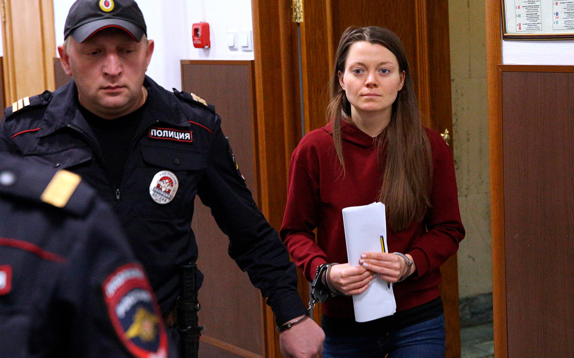 Суд отпустил под домашний арест фигурантку дела Абызова