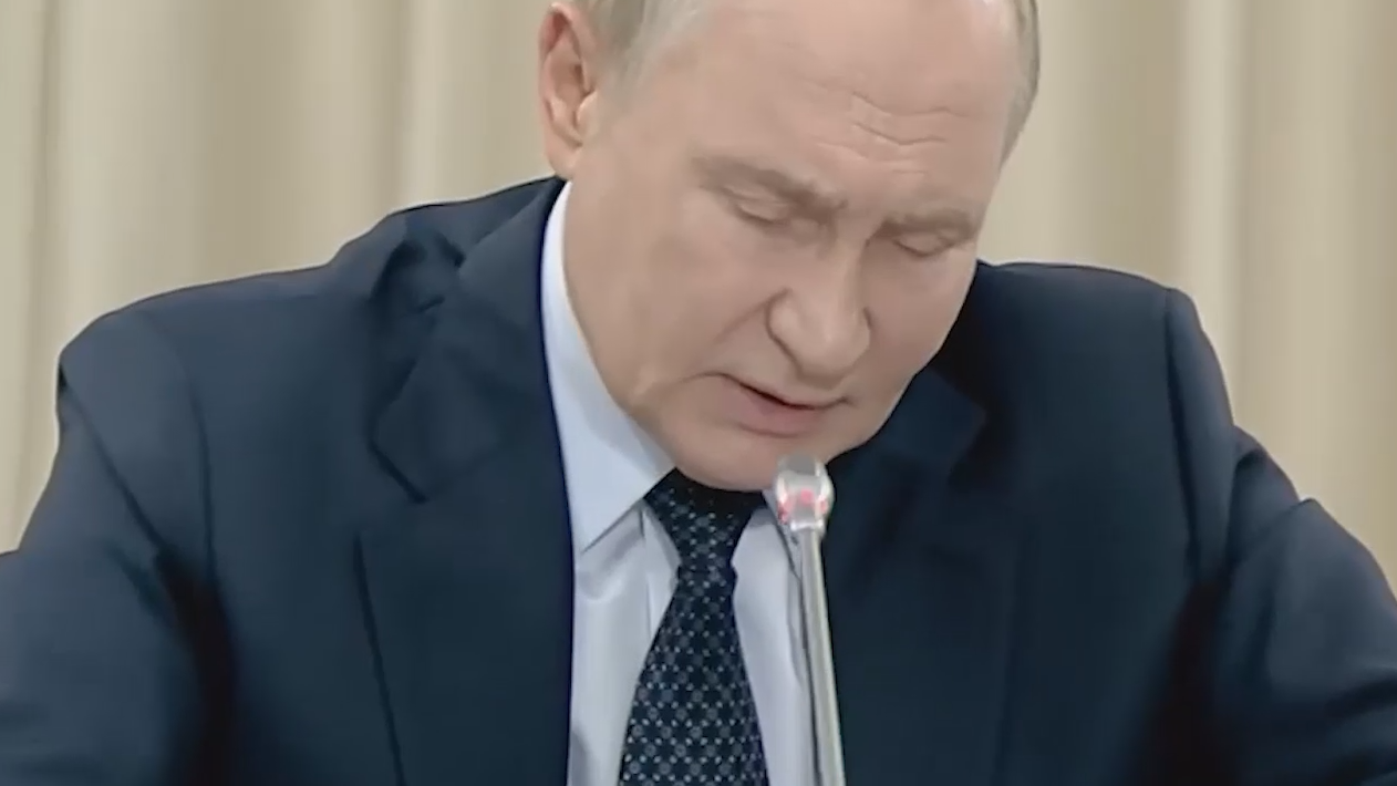 Путин заявил о сохранении семейной ипотеки. Видео