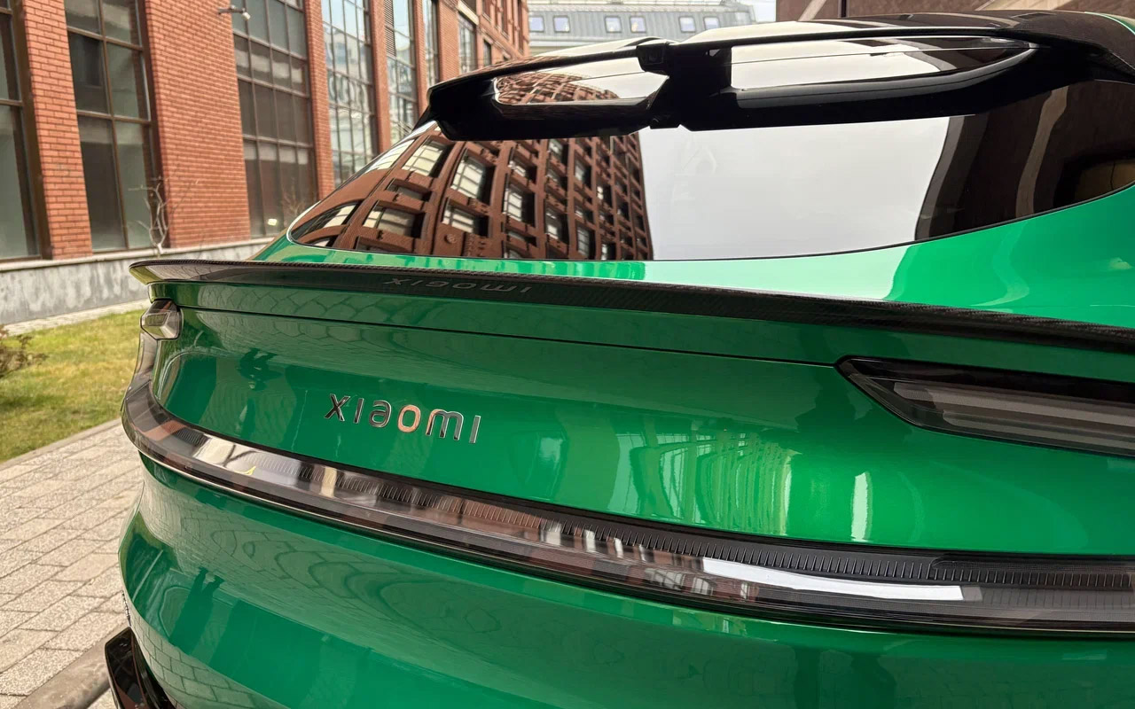 Хотите больше спортивного духа? Опциональный карбоновый пакет к вашим услугам