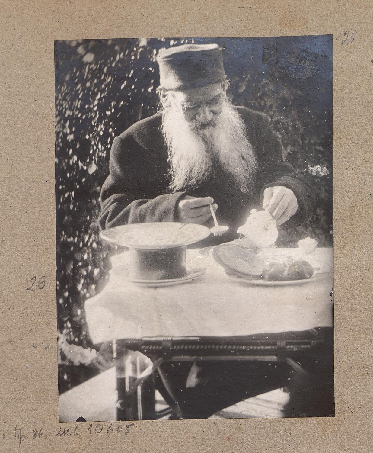 Материалы из оцифрованного фотоархива Л.Н. Толстого