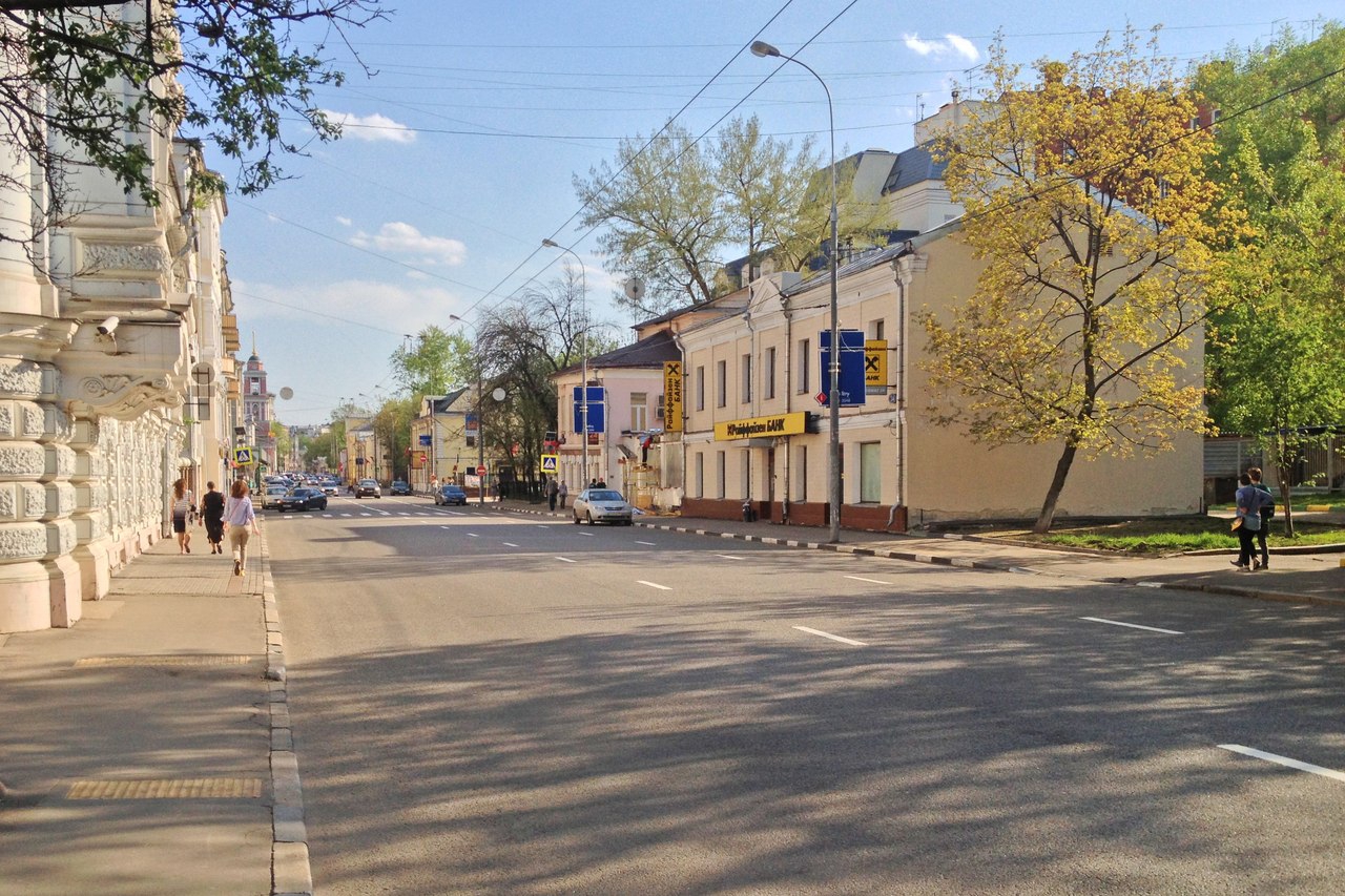 На Пятницкой улице в Москве расширят тротуары и сделают велодорожки