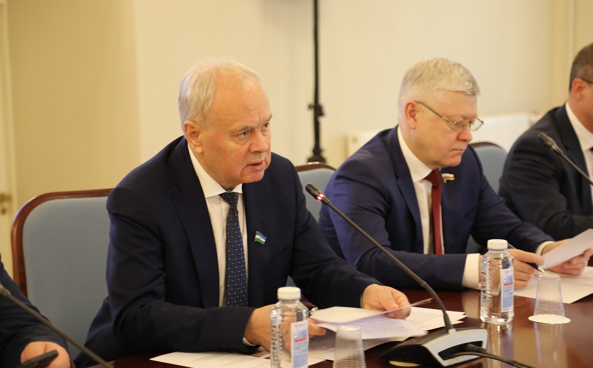 Константин Толкачев на заседании комиссии Совета законодателей РФ 27 апреля 2022 года