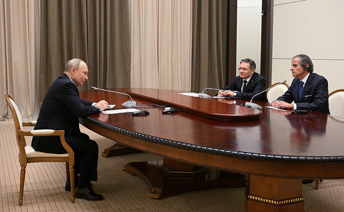 Владимир Путин, Алексей Лихачев и&nbsp;Рафаэль Гросси (слева направо) во время встречи