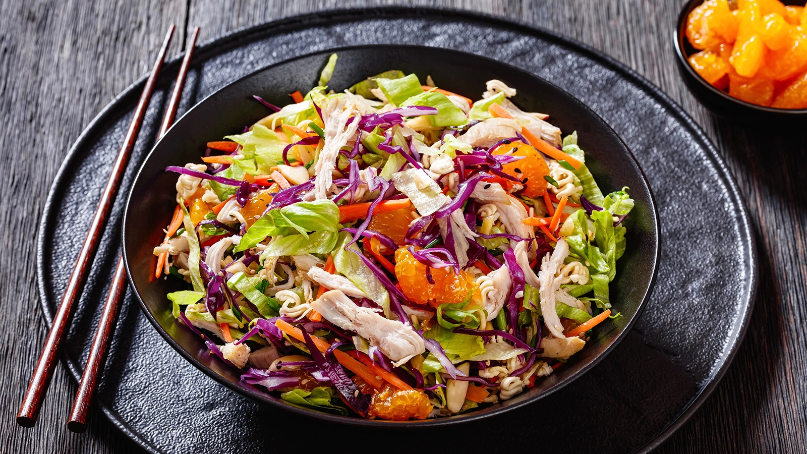 Салат из крабовых палочек, помидоров, яиц и сыра — рецепт с фото пошагово