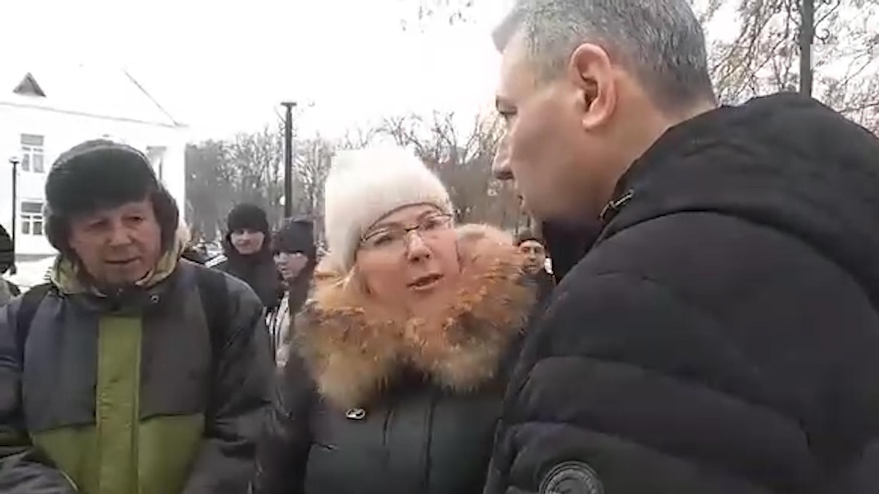 На Украине на Аллее Славы подрались глава военной администрации и мэр