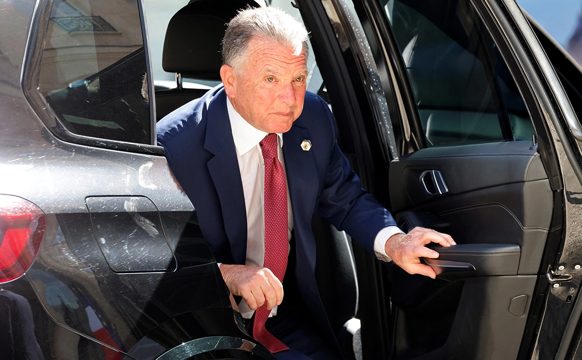 Ludovic Marin / Reuters