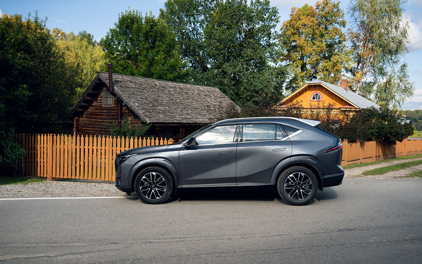 &laquo;Китайца&raquo; то и дело сравнивают с японским Toyota RAV4. Что-то общее у них, безусловно, есть