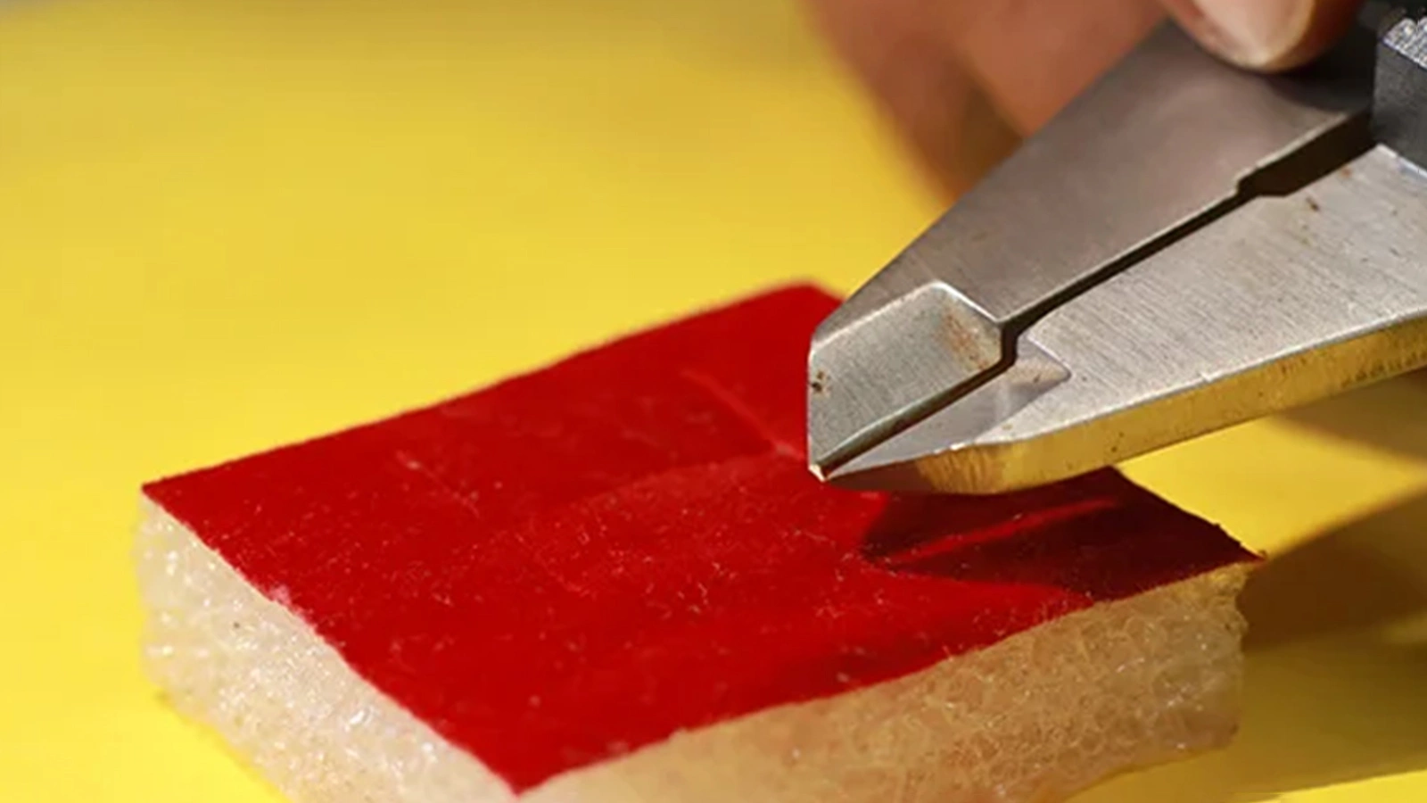 Cамая маленькая в мире деревянная ложка