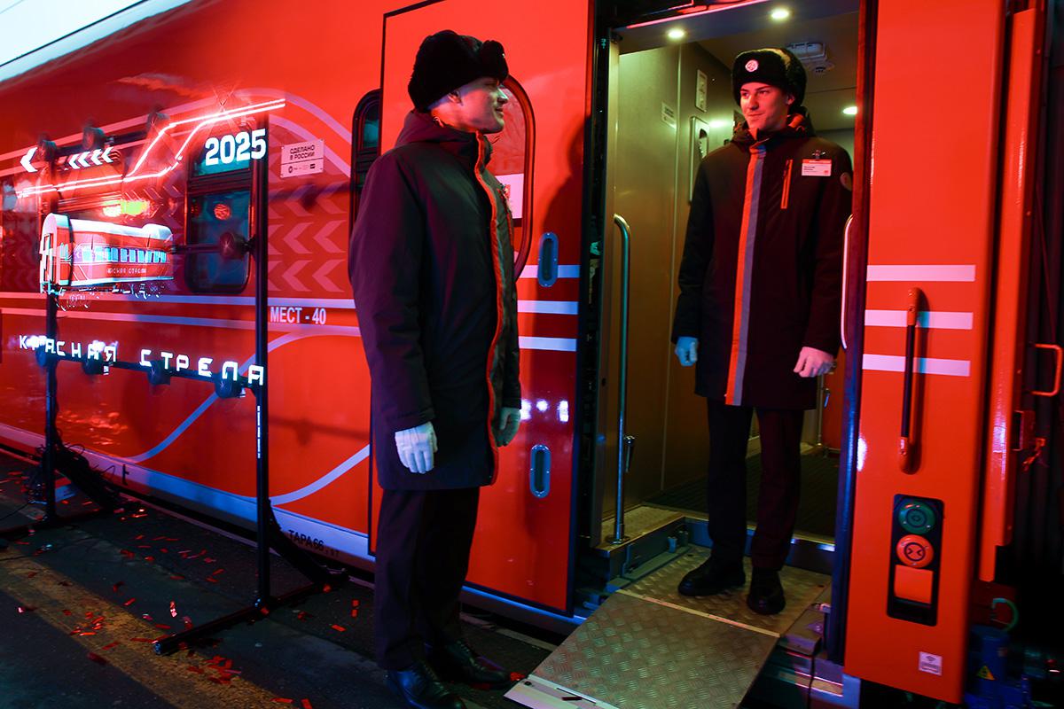 Презентация фирменного поезда «Красная стрела» в Санкт-Петербурге