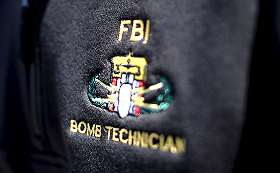 Нарукавный знак специалиста&nbsp;ФБР по работе со взрывчатыми веществами


