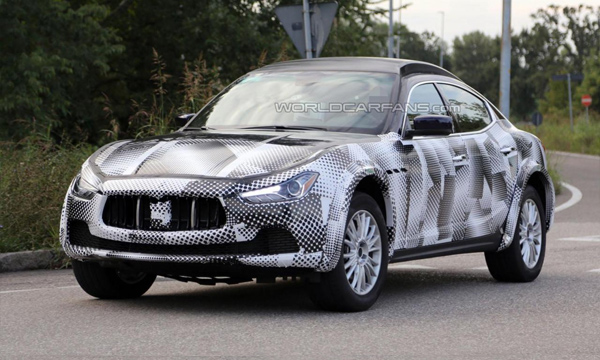 Кроссовер Maserati Levante замечен на тестах