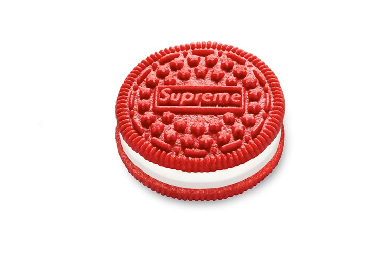 Печенье Oreo с логотипом Supreme