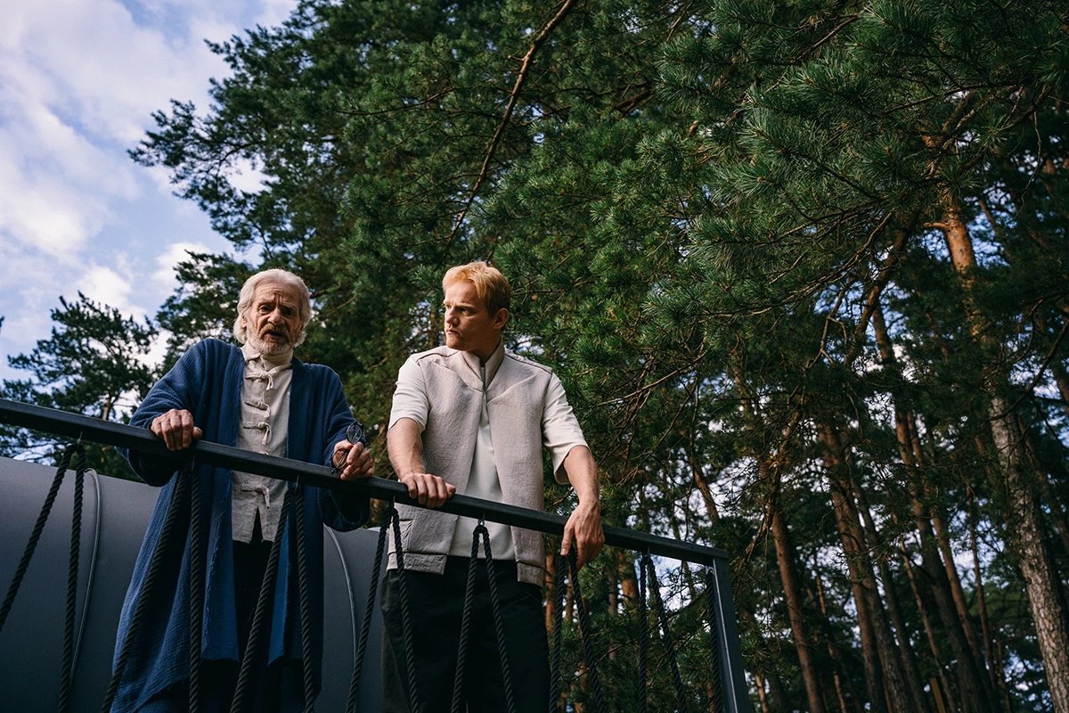 Кадр из сериала «Полдень»