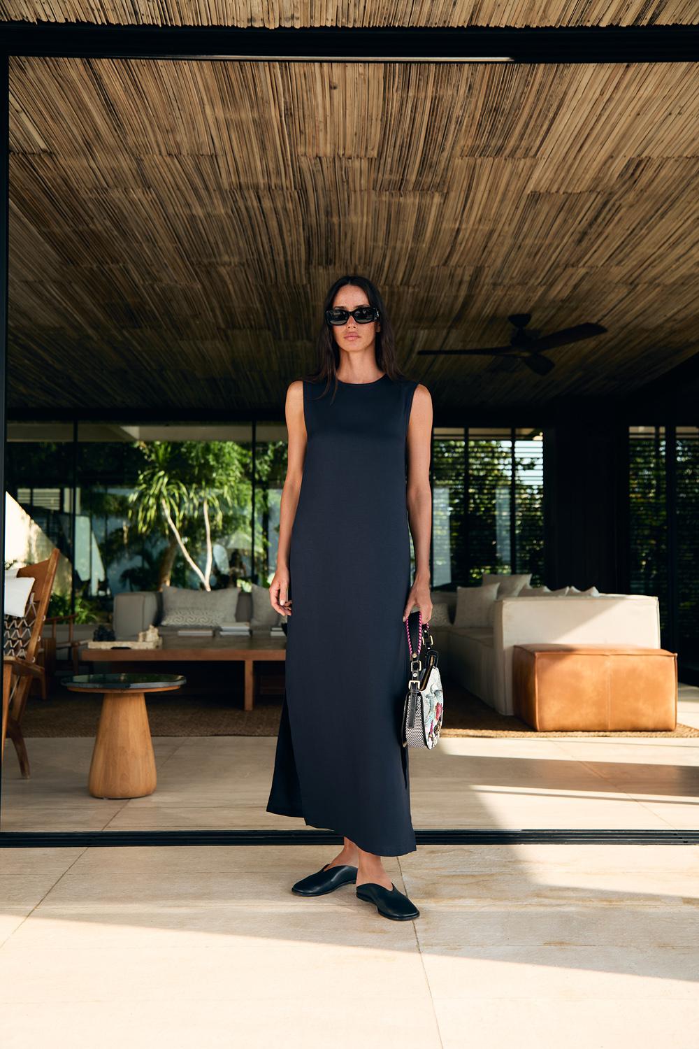 Платье Principe di Bologna, сумка Braccialini, сабо ANNA RACHELE