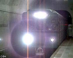 В московском метро обрушился тоннель, загорелся поезд