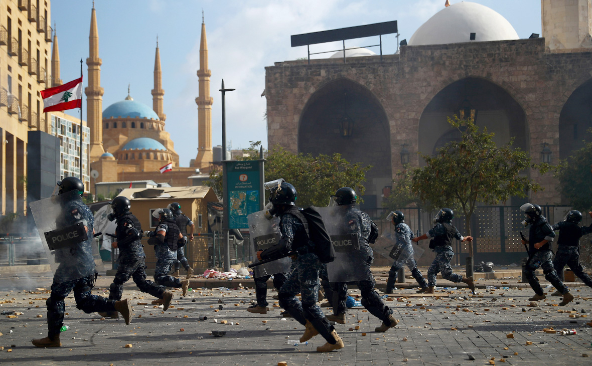 В центре Бейрута при столкновениях с демонстрантами погиб полицейский