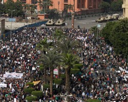 Египетские демонстранты двинулись к президентскому дворцу