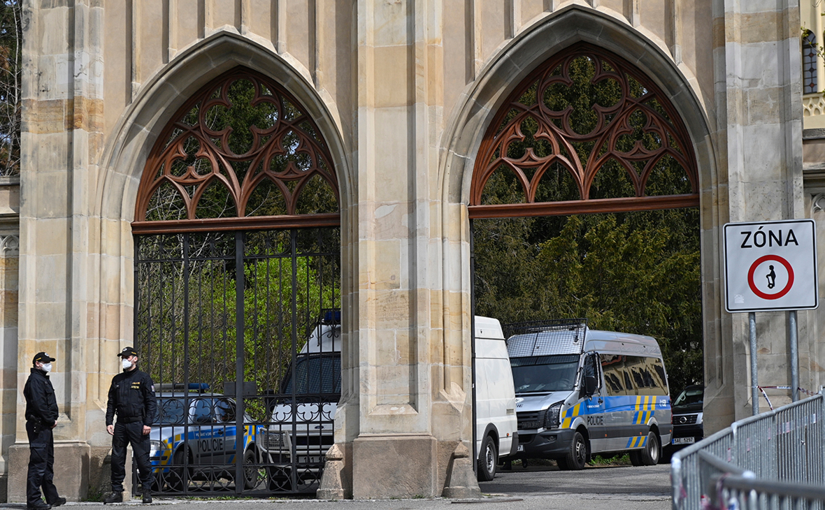 Усиленная охрана посольства Российской Федерации в Праге