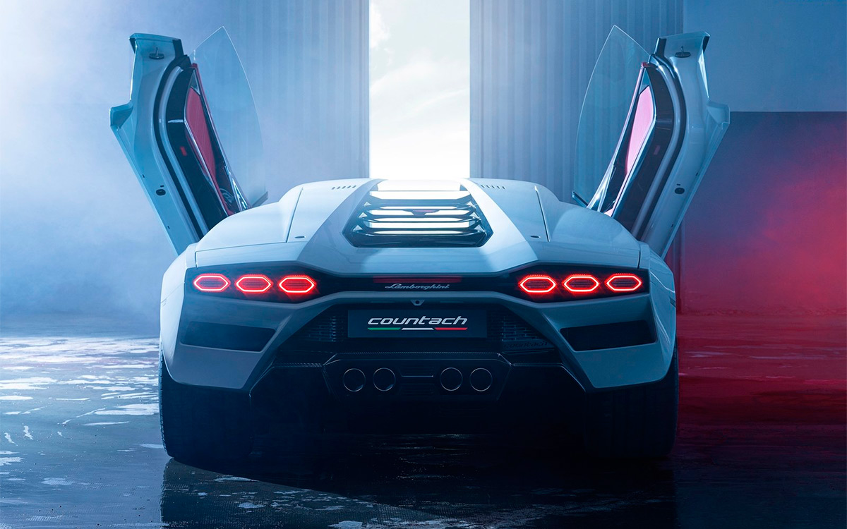 Lamborghini возродила спорткар Countach