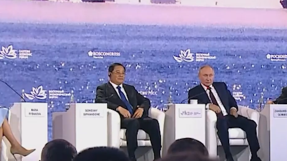 Путин оценил рост зарплат словами «чем больше люди получают, тем лучше»